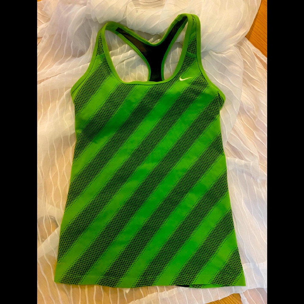 💙EUC, Nike racerback tank